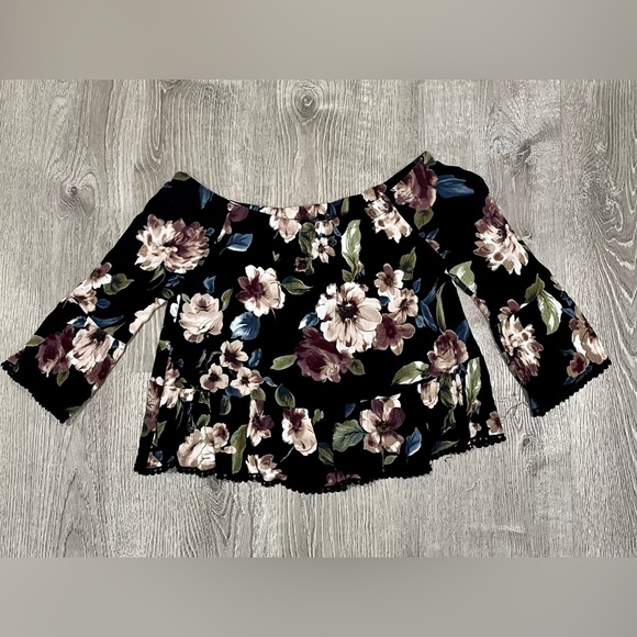 Floral top - Picture 1 of 1